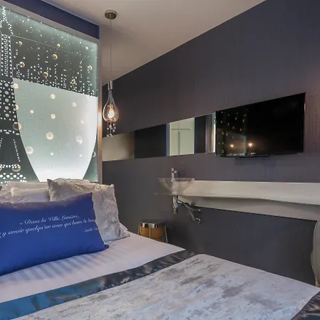 Hotel Les Bulles De Paris-3